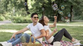 Ilustrasi Menghabiskan weekend bersama Pasangan Kamu, Image by freepik